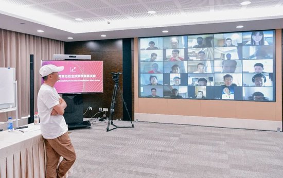 阿里巴巴全球数学竞赛决赛开考，马老师杭州现场观赛